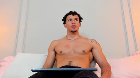 Dominick Star online show from 01.12.25