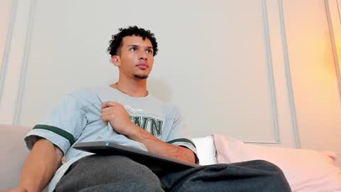 Dominick Star online show from 01.16.25