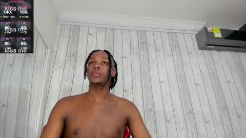 Snapshot of dominicsccott chatting on 02.02.25 Dominicscott online show from 02.02.25