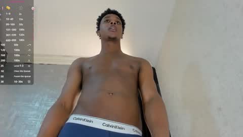 Snapshot of dominicsccott chatting on 11.05.25 Dominicscott online show from 11.05.25