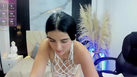 Snapshot of dominika_lovy chatting on 05.13.26 Dominika online show from 05.13.26