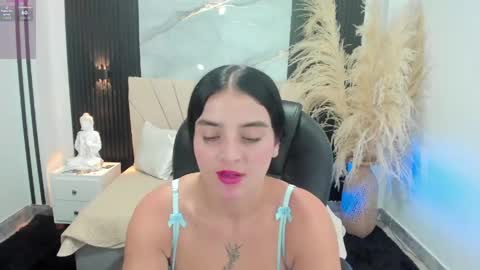 Snapshot of dominika_lovy chatting on 05.26.26 Dominika online show from 05.26.26