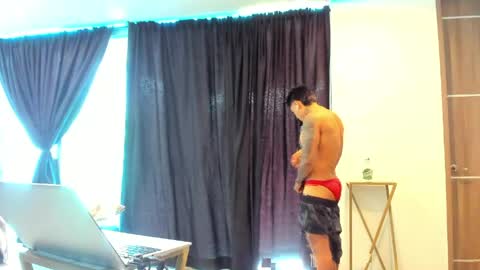 Snapshot of dominiofit chatting on 04.27.26 Only fans Ronnie col---InstaRonniecolleman online show from 04.27.26