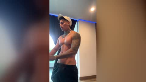 Snapshot of dominiofit chatting on 05.21.26 Only fans Ronnie col---InstaRonniecolleman online show from 05.21.26