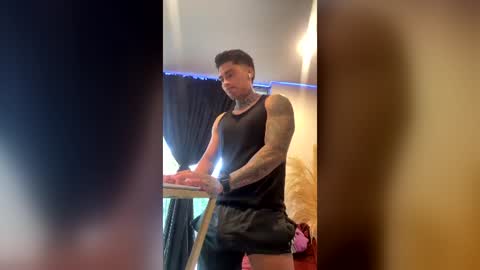 Snapshot of dominiofit chatting on 07.16.26 Only fans Ronnie col---InstaRonniecolleman online show from 07.16.26
