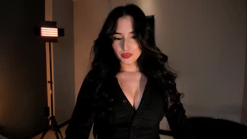 Dominique online show from 10.23.25