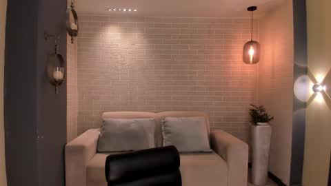 Dominique online show from 01.10.26