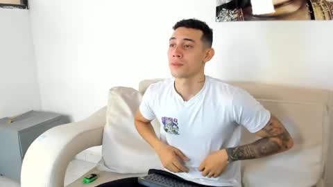 Snapshot of dominyck_ chatting on 04.05.26 dominyck_ online show from 04.05.26