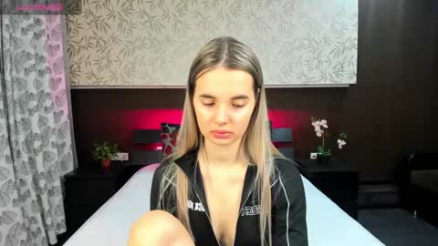 Snapshot of donnaaa_evans chatting on 02.05.25 Donna On GMT2 Mon-Fri 3-9 AM online show from 02.05.25