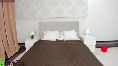 Donna On GMT2 Mon-Fri 3-9 AM online show from 02.23.26