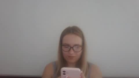 Snapshot of donnahawkins chatting on 02.17.26 donnahawkins online show from 02.17.26