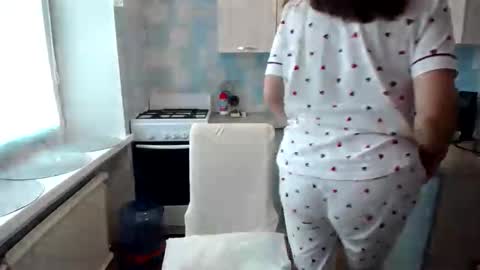 Snapshot of donnalimadonna chatting on 09.15.25 Tatiana 43 curvy sexy body and Joanna redhead 39 years online show from 09.15.25