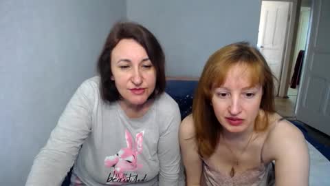 Snapshot of donnalimadonna chatting on 04.24.26 Tatiana 43 curvy sexy body and Joanna redhead 39 years online show from 04.24.26