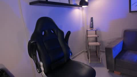  Donna Stonne  online show from 01.21.25