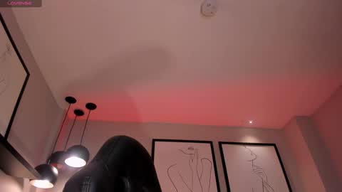  Donna Stonne  online show from 02.08.25