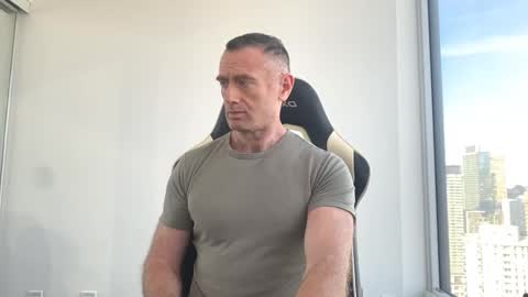 Snapshot of donnybasilisk chatting on 10.10.25 Donny online show from 10.10.25