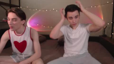 Snapshot of dontknowloool chatting on 03.09.25 EliotKenny online show from 03.09.25