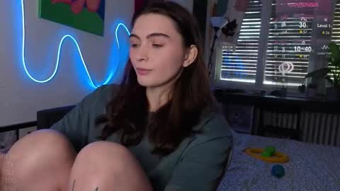 Snapshot of dorfmatratze_ chatting on 11.21.25 Alice online show from 11.21.25