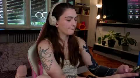 Snapshot of dorfmatratze_ chatting on 05.26.26 Alice online show from 05.26.26