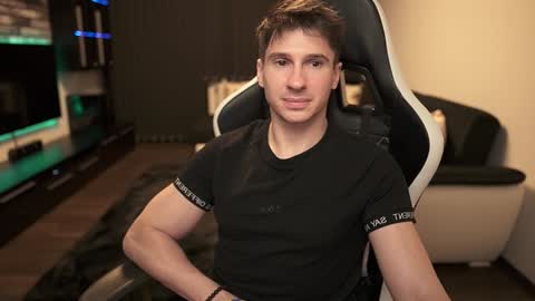 Dorian Reyes online show from 02.06.25