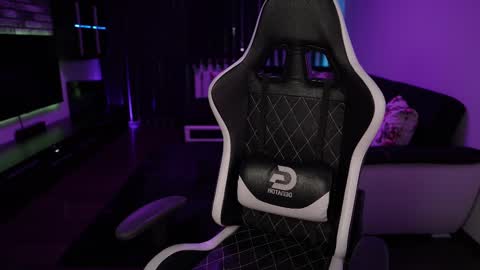 Dorian Reyes online show from 02.25.25