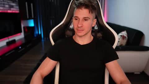 Dorian Reyes online show from 10.02.25