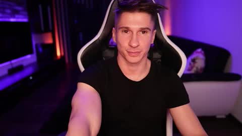 Dorian Reyes online show from 10.19.25