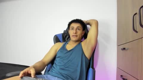 Snapshot of dorman_boy chatting on 11.11.25 dorman_boy online show from 11.11.25