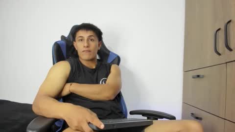 Snapshot of dorman_boy chatting on 11.27.25 dorman_boy online show from 11.27.25