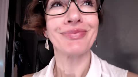 Dorothy Next stream on Monday at 3am-9am online show from 01.10.25