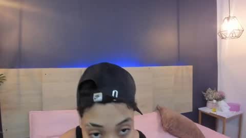 Snapshot of double_charm chatting on 05.17.26 double_charm online show from 05.17.26