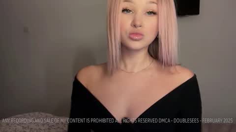 Snapshot of doublesees chatting on 03.04.25 MOLLYYYY dont forget to give me a thumb up online show from 03.04.25