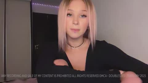 Snapshot of doublesees chatting on 03.06.25 MOLLYYYY dont forget to give me a thumb up online show from 03.06.25