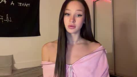 Snapshot of doublesees chatting on 10.10.25 MOLLYYYY dont forget to give me a thumb up online show from 10.10.25