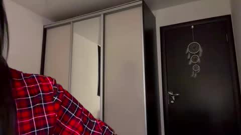 Snapshot of doublesees chatting on 10.20.25 MOLLYYYY dont forget to give me a thumb up online show from 10.20.25