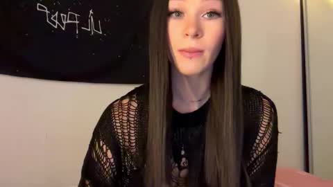 Snapshot of doublesees chatting on 10.30.25 MOLLYYYY dont forget to give me a thumb up online show from 10.30.25