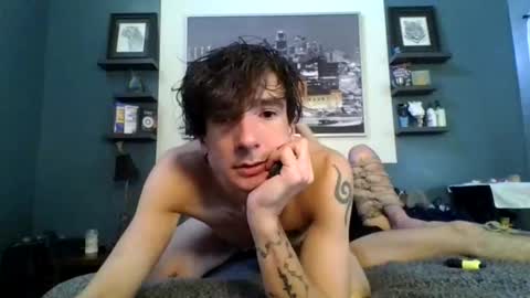 Snapshot of douxi_does_it chatting on 11.18.25 Douxi online show from 11.18.25