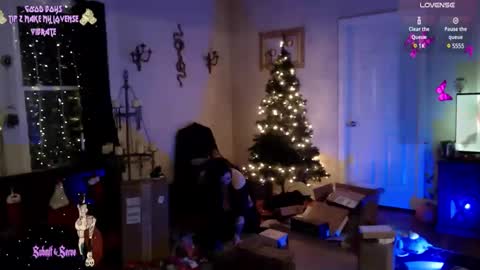 Snapshot of downwiththethiccness chatting on 12.24.24 DownWithTheThiccness online show from 12.24.24