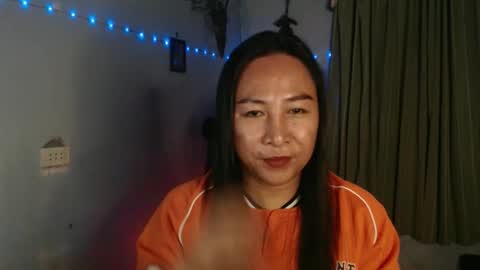 doyouwantme143 online show from 11.24.25