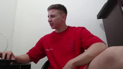 Snapshot of draco_boy2000 chatting on 09.09.25 draco_boy2000 online show from 09.09.25