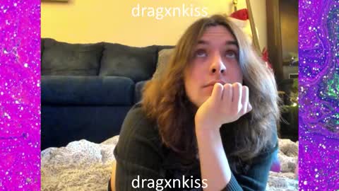 Snapshot of dragxnkiss chatting on 12.05.25 dragxnkiss online show from 12.05.25