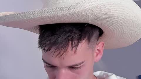 Snapshot of drake_carter1 chatting on 10.02.25 drake_carter1 online show from 10.02.25