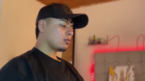 Snapshot of drakenn_ chatting on 04.17.26 drakeeee online show from 04.17.26