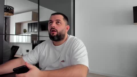 Snapshot of draven_a chatting on 02.13.25 Draven A online show from 02.13.25