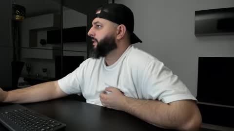 Snapshot of dravenpeak chatting on 02.19.26 DravenPeak online show from 02.19.26