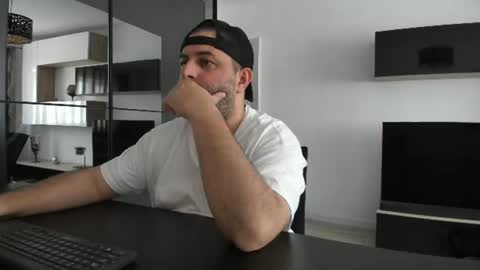 Snapshot of dravenpeak chatting on 06.19.26 DravenPeak online show from 06.19.26