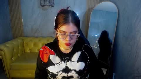 Snapshot of draviana_a chatting on 11.13.25 Draviana online show from 11.13.25