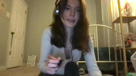 Snapshot of dream1girl_ chatting on 03.03.25 ur dream girl online show from 03.03.25