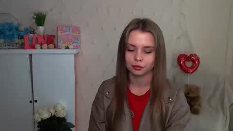 Snapshot of dream_mari chatting on 09.26.25 Mari online show from 09.26.25