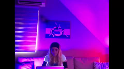 A girl online show from 02.26.25